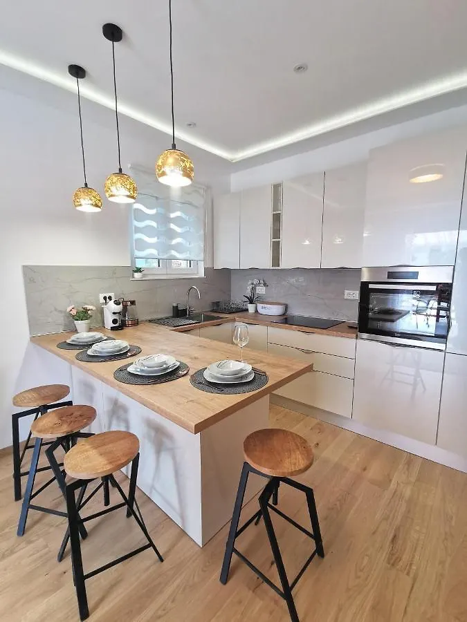 Relax And Enjoy Apartment Stobrec Split